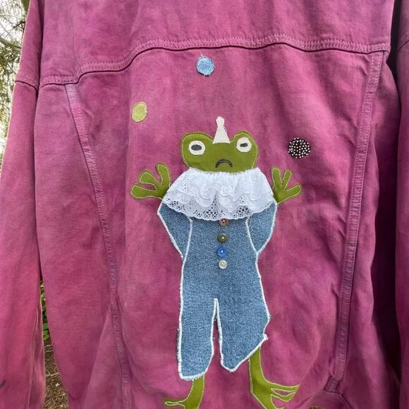 Large Upcycled Juggling Frog Purple Denim Jacket - Picture 5 of 6